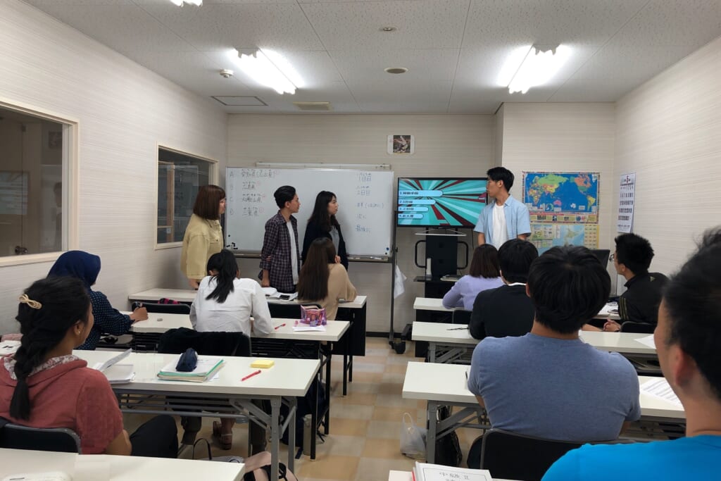 J國際學院的写真
